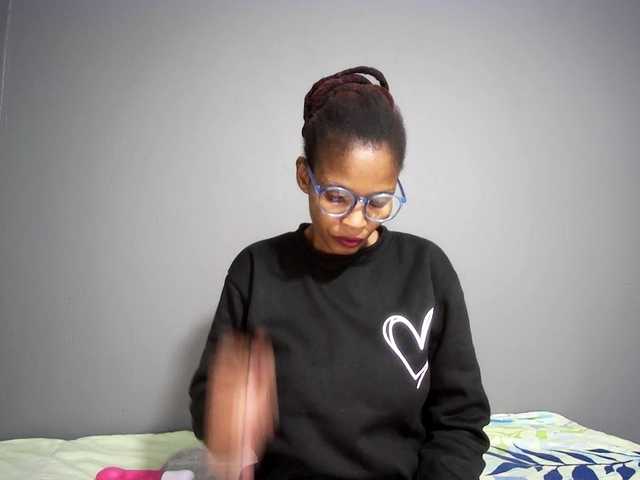 Ntombie live cam on BongaCams