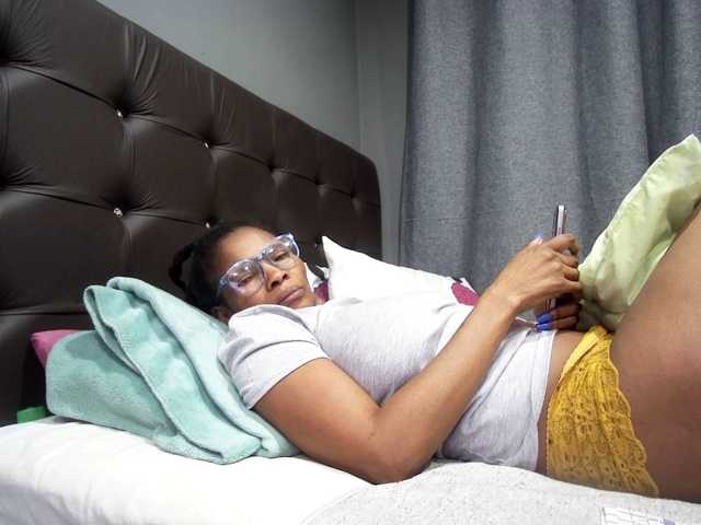 Ntombie live cam on BongaCams