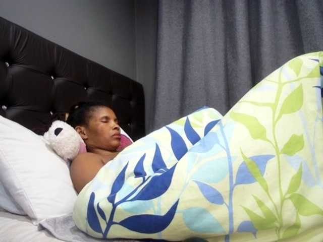 Ntombie live cam on BongaCams