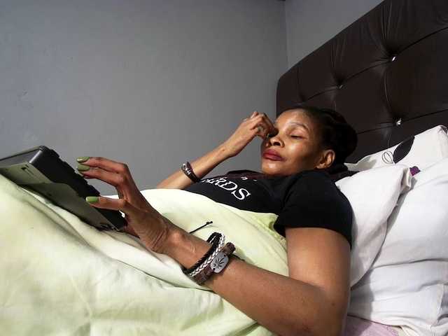 Ntombie live cam on BongaCams
