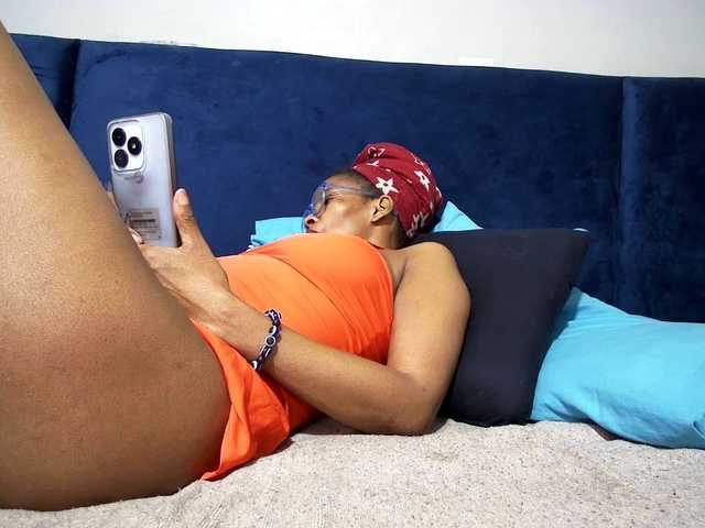 Ntombie live cam on BongaCams