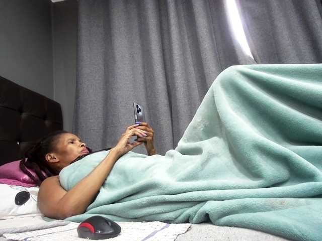 Ntombie live cam on BongaCams