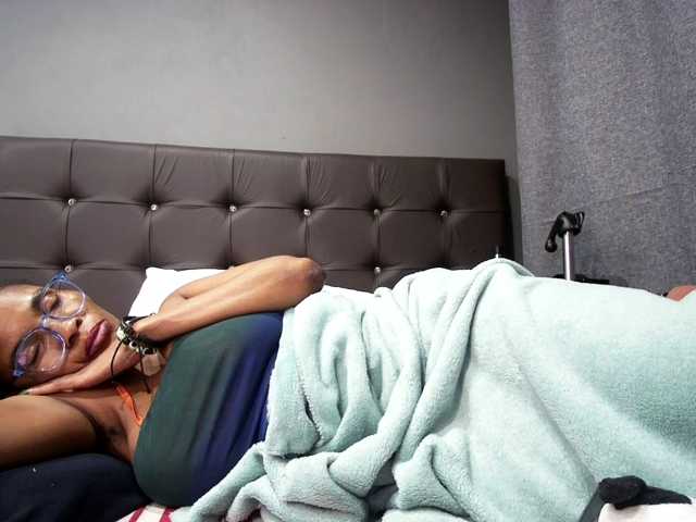 Ntombie-one4u live cam preview