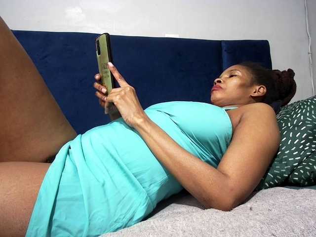 Ntombie live cam on BongaCams