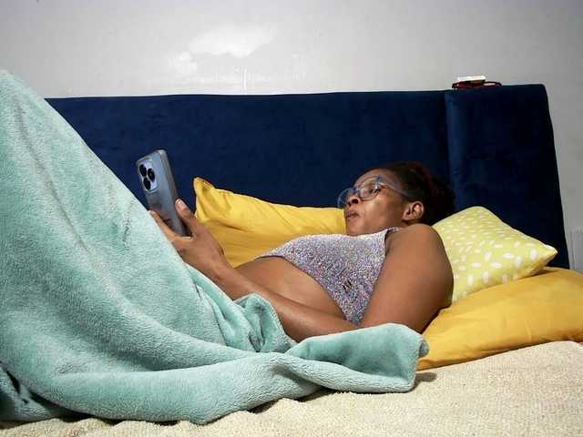 Ntombie live cam on BongaCams