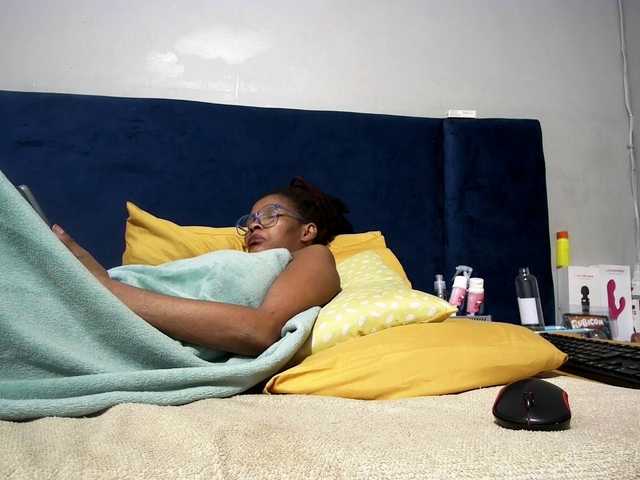 Ntombie live cam on BongaCams