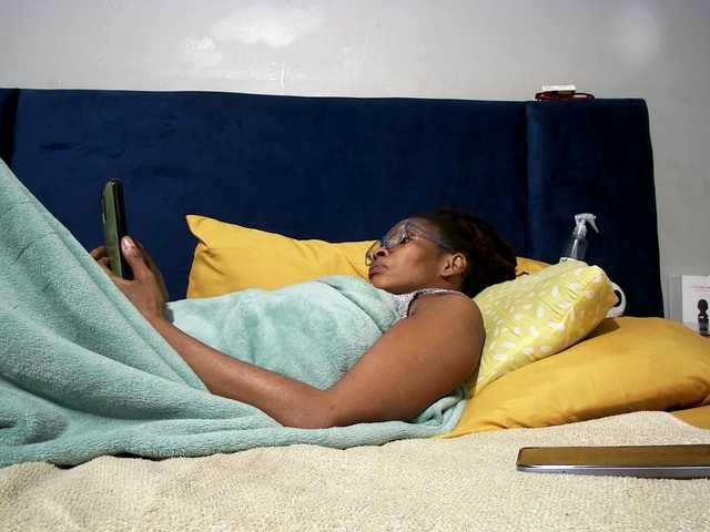 Ntombie live cam on BongaCams