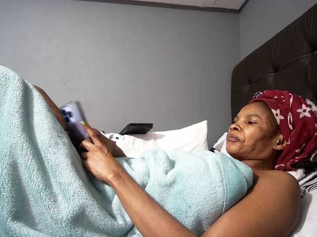 Ntombie live cam on BongaCams