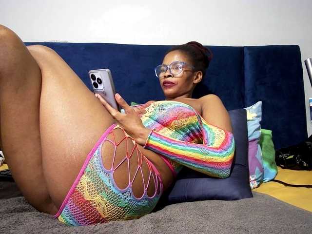 Ntombie live cam on BongaCams