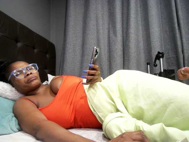 Ntombie live cam on BongaCams