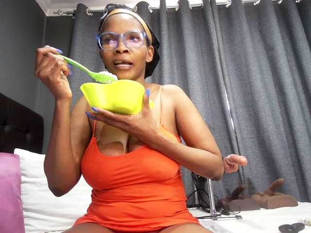 Ntombie live cam on BongaCams