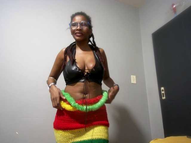 Ntombie live cam on BongaCams