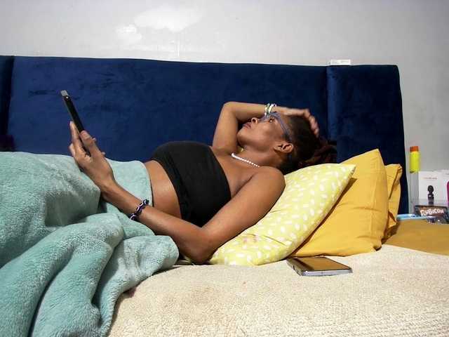 Ntombie live cam on BongaCams