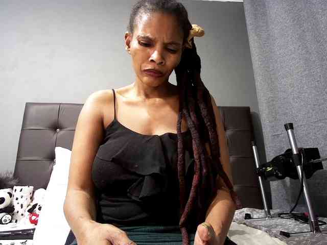 Ntombie-one4u webcam