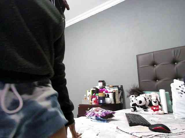 Ntombie-one4u webcam