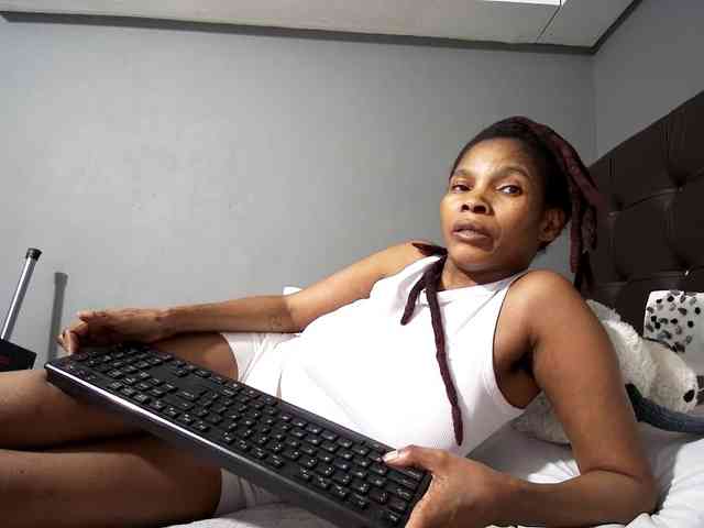Ntombie-one4u webcam