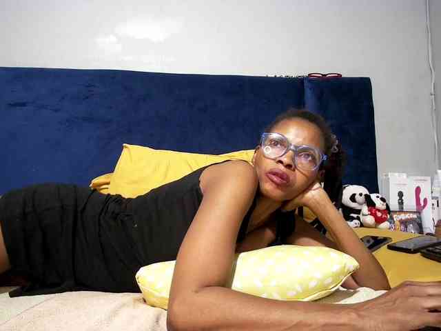 Modèle: Ntombie