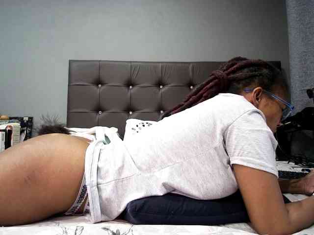 Ntombie-one4u webcam