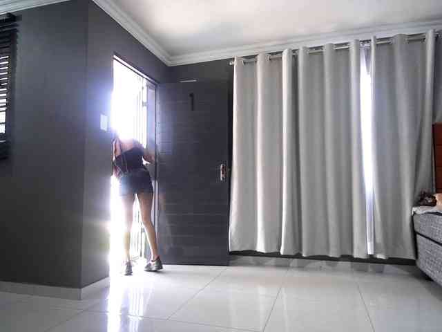 Ntombie-one4u webcam