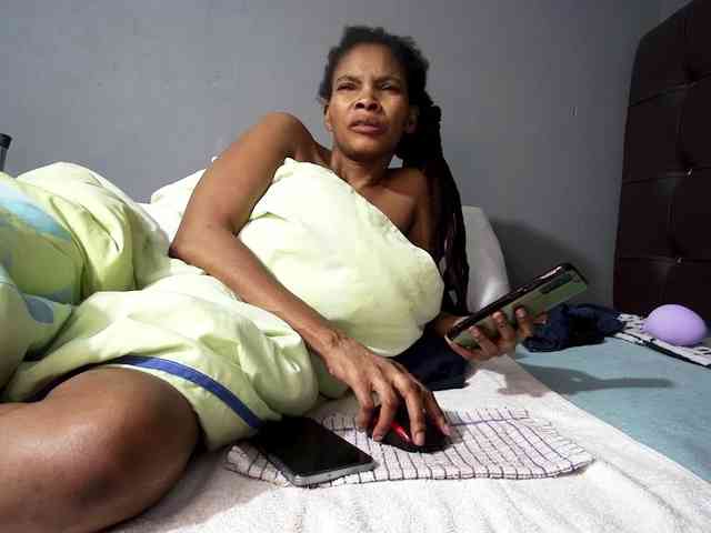 Ntombie-one4u webcam