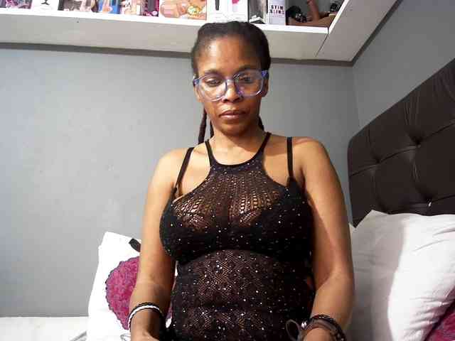 Ntombie-one4u webcam