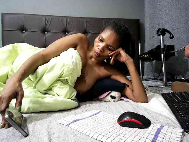 Ntombie-one4u webcam