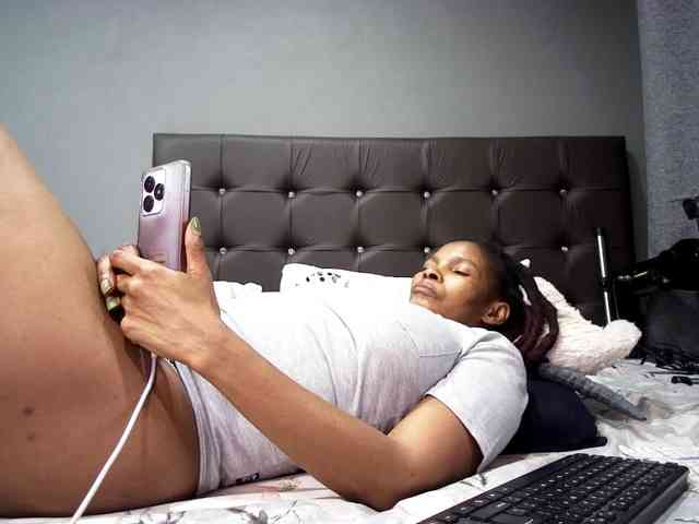 Ntombie-one4u webcam