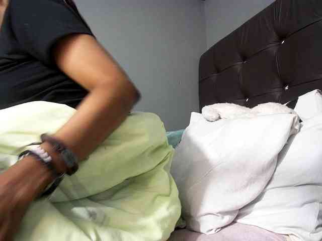 Ntombie-one4u webcam