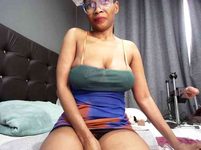 Ntombie-one4u webcam