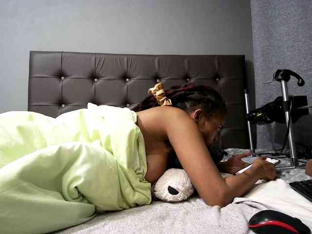 Ntombie-one4u webcam