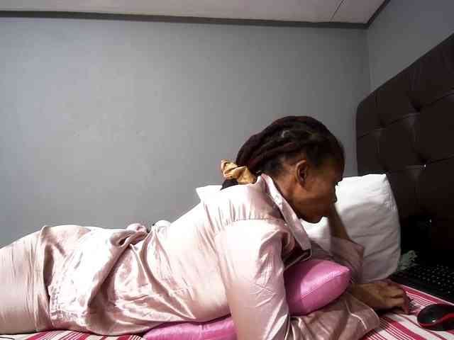 Ntombie-one4u webcam
