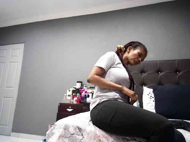 Ntombie-one4u webcam