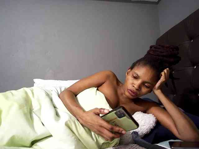 Modella: Ntombie-one4u