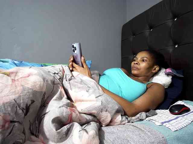 Ntombie-one4u webcam
