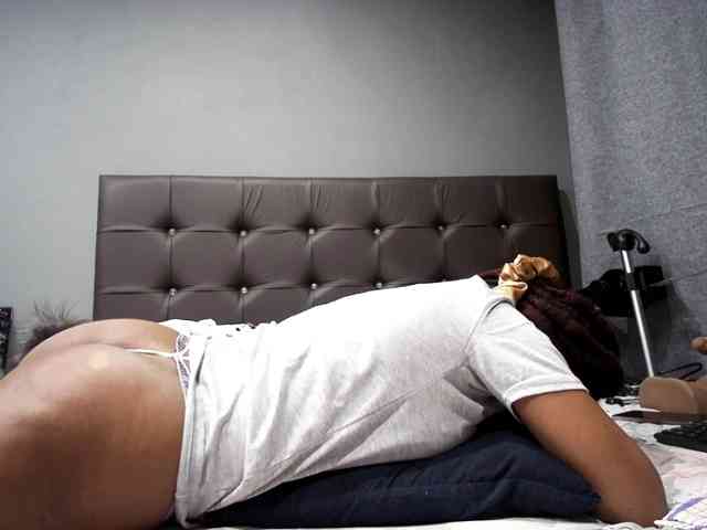 Ntombie-one4u webcam