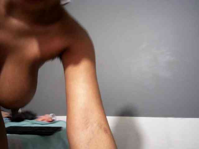 Ntombie-one4u webcam