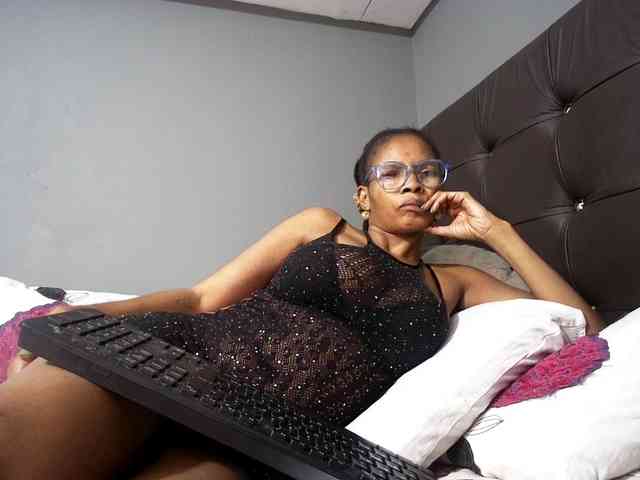 Ntombie-one4u webcam