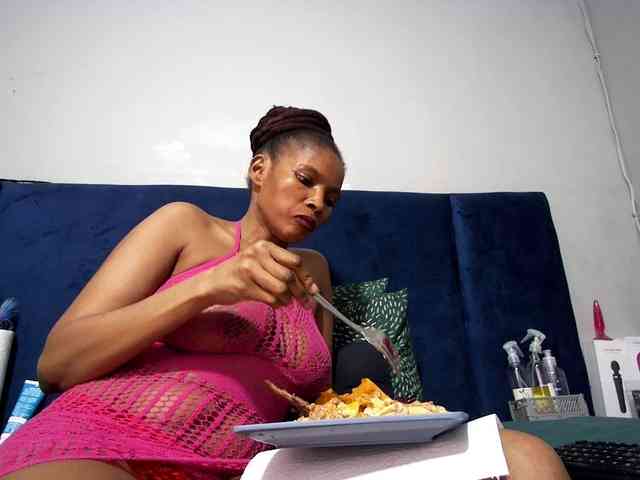 Ntombie's cam show statistics and live stream