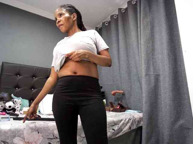 Ntombie-one4u webcam