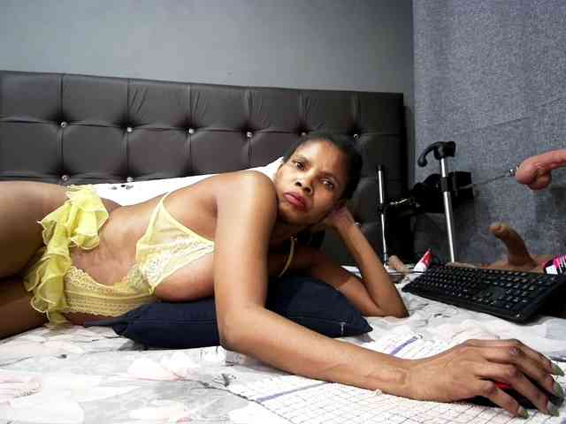 Ntombie-one4u webcam
