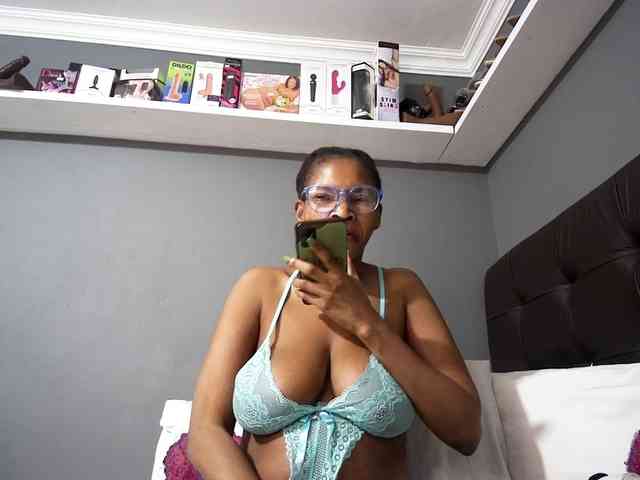 Ntombie-one4u webcam