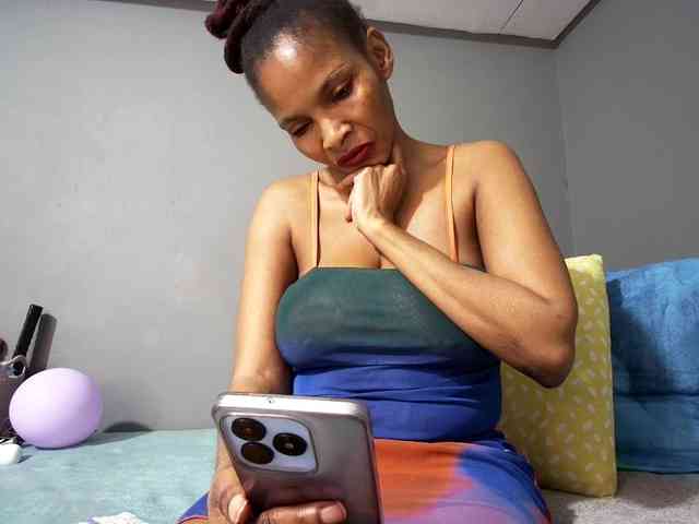 Ntombie-one4u webcam