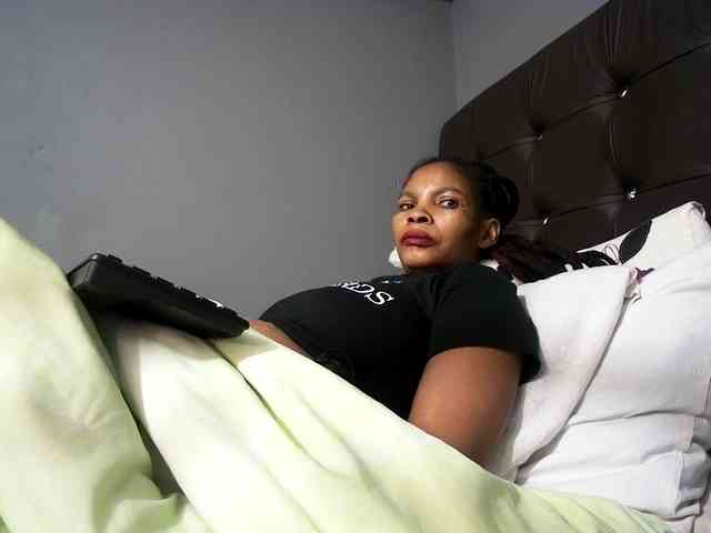 Ntombie-one4u webcam