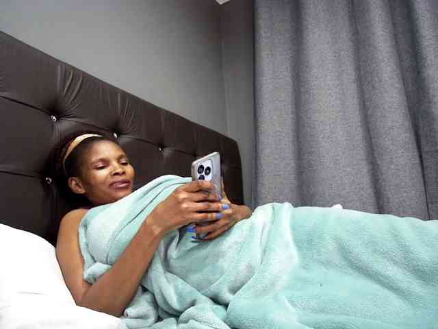 Ntombie-one4u webcam