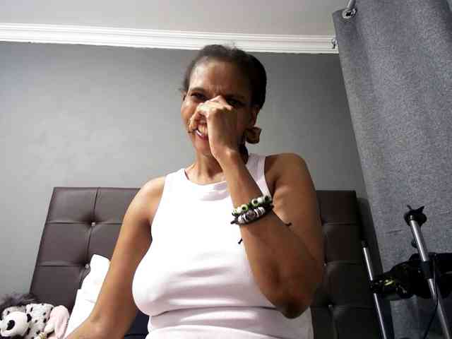 Ntombie-one4u webcam