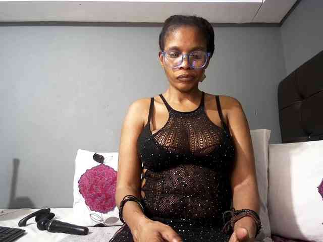 Ntombie-one4u webcam