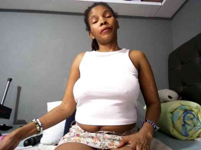Ntombie-one4u webcam