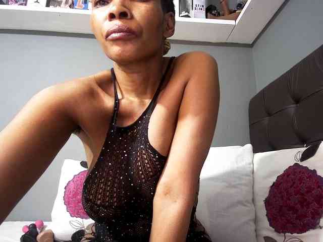 Ntombie-one4u webcam