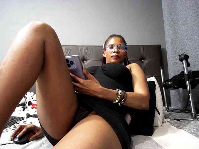 Ntombie-one4u webcam