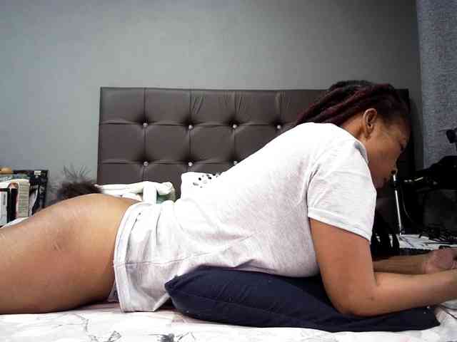 Ntombie-one4u webcam